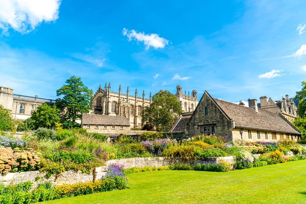 Церковь Христа с военным мемориальным садом в Оксфорде — стоковое фото