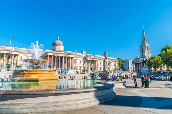 LONDRES - UK, TRAFALGAR SQUARE, SEP 1, 2019. Trafalgar Square é — Fotografia de Stock