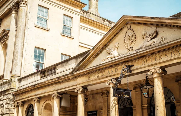 El signo de los baños romanos en Bath, Inglaterra —  Fotos de Stock