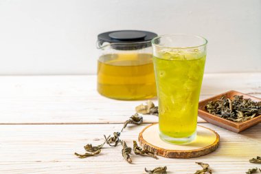 buzlu Japon yeşil çay