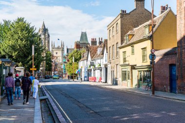 Cambridge, Uk - Ağu 28 2019: Cambridge, İngiltere'de eski sokak. Bu bir.