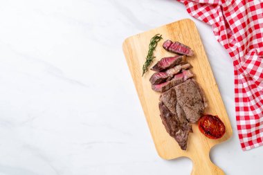 Izgara orta nadir sığır eti biftek