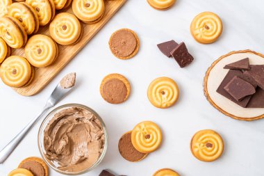 krem çikolata kurabiye