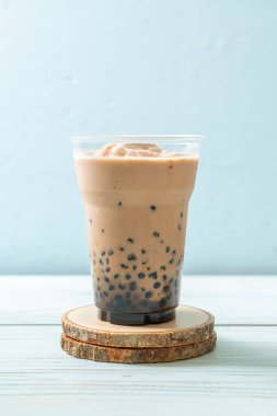 Kabarcıklar ile Tayvan süt çayı