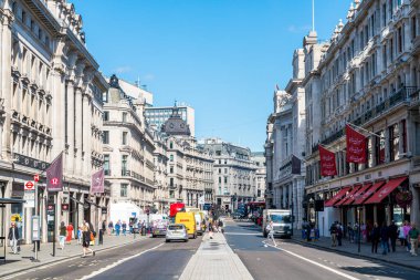 Londra - Sep 2 2019: Londra 'da Regent' s Street, Uk. Adı buydu.