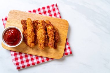 Kızarmış tavuk çubuğu