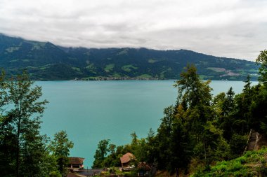Thun Gölü Interlaken şehir ile