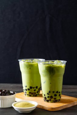 kabarcık ile yeşil çay latte