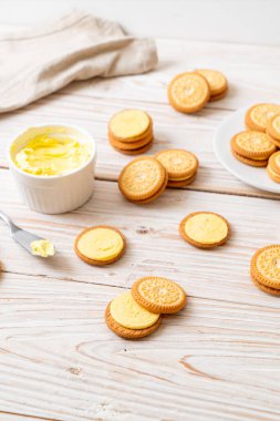 tereyağı krema ile çerezleri