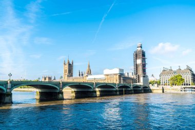 Londra 'daki Büyük Ben ve Westminster Köprüsü.