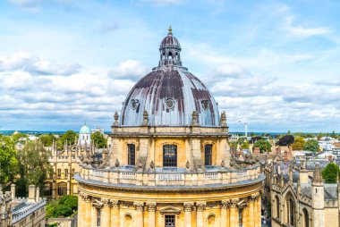 Radcliffe Kamera ve Oxfo Üniversitesi'nde Tüm Souls College