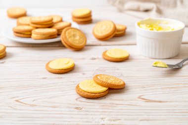 tereyağı krema ile çerezleri