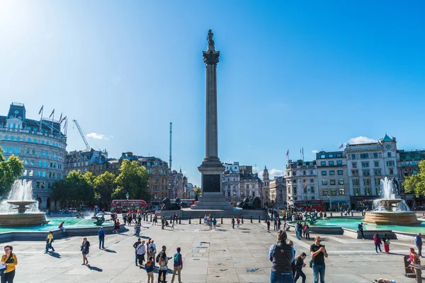 Londen - Verenigd Koninkrijk, Trafalgar Square, 1 september 2019. Trafalgar Square is — Stockfoto