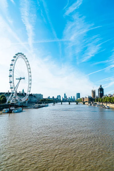 Londra 'daki Büyük Ben ve Westminster Köprüsü. — Stok fotoğraf