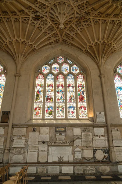 Бат, Великобритания - 30 августа 2019 года: настоятель аббатской церкви — стоковое фото