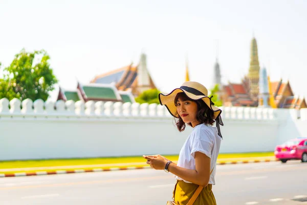 Happy Asian Woman Travel in Thailand — Stock Photo, Image