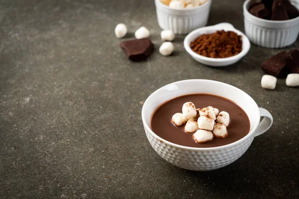 Chocolate caliente con malvaviscos — Foto de Stock