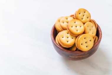 ananas reçeli ile bisküvi