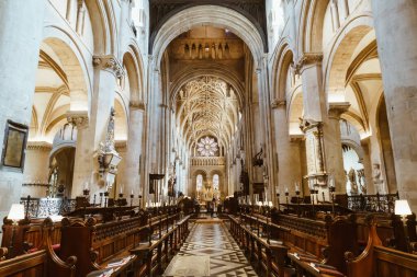 Oxford, Uk - 29 Ağustos 2019: St. M Üniversitesi Kilisesi İç