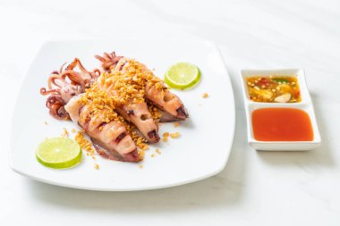 sarımsaklı kızarmış kalamar