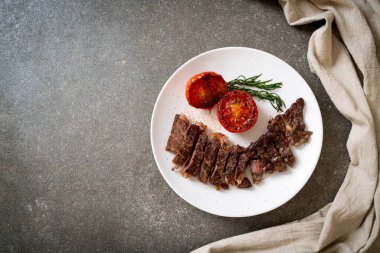 Izgara orta nadir sığır eti biftek