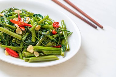 Kızarmış Çin sabah Glory veya su ıspanak