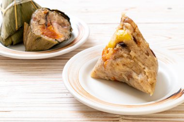  yapışkan pirinç hamur tatlısı