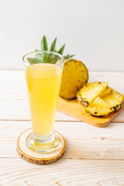 taze ananas suyu