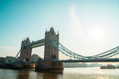 Londra 'daki kule köprüsü