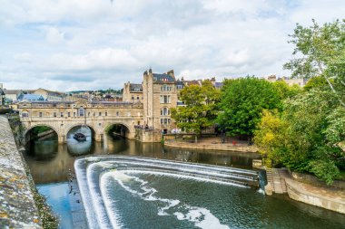 Görünüm pulteney Köprüsü river avon Bath, İngiltere