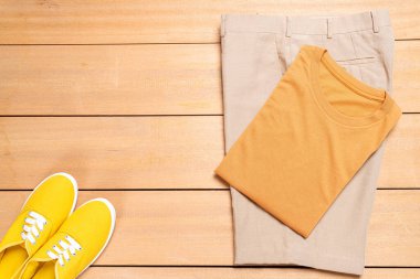 Güzel rahat erkek giyim ve moda seti 