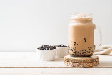 Kabarcıklar ile Tayvan süt çayı