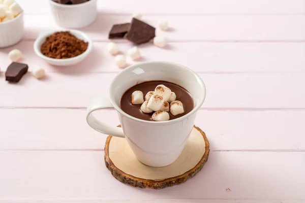 Chocolate caliente con malvaviscos — Foto de Stock