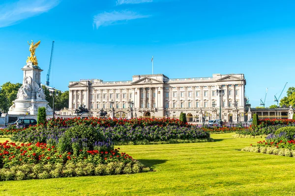 Buckingham palace i london, Storbritannien — Stockfoto