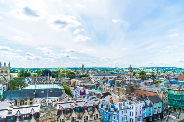 Oxford, Storbritannien - 29 augusti 2019: Hög vinkel utsikt över High Street of — Stockfoto