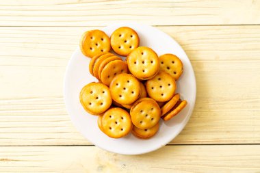 ananas reçel ile bisküvi