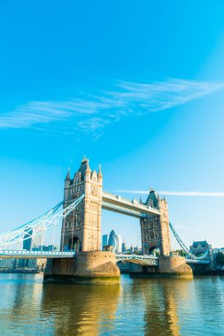 Londra 'daki kule köprüsü