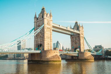Londra 'daki kule köprüsü
