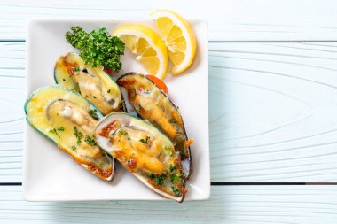 peynir pişmiş midye  