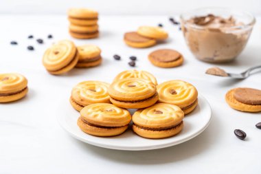 kahve kremalı kurabiyeler