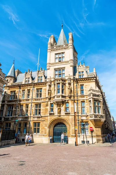 Cambridge, Uk - Ağu 28 2019: Cambridge, İngiltere'de eski sokak. Bu bir.
