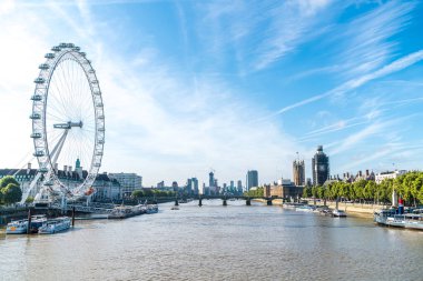 Londra 'daki Büyük Ben ve Westminster Köprüsü.