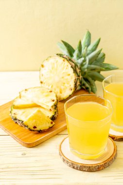 taze ananas suyu