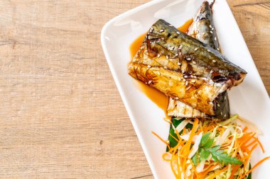 Teriyaki soslu ızgara Saba balık biftek