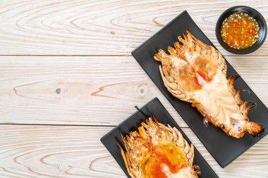 Izgara Taze Dev Nehir Karidesi Baharatlı Deniz Ürünleri Soslu