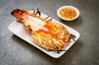 Izgara Taze Dev Nehir Karidesi Baharatlı Deniz Ürünleri Soslu