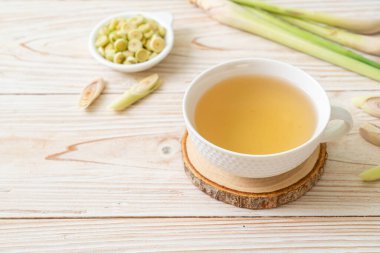 sıcak limon suyu bardağı