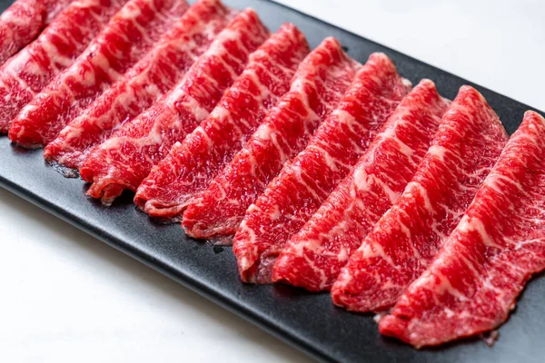 Carne Fresca Rodajas Crudas Con Textura Mármol Servida Para Sukiyaki — Foto de Stock