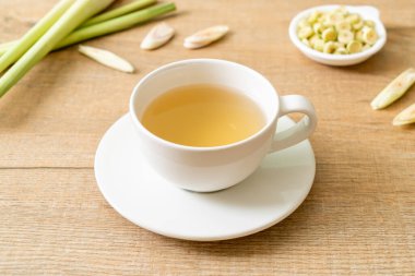 sıcak limon suyu bardağı