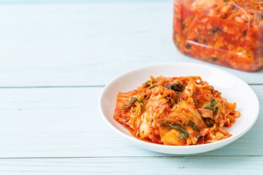 Tabakta kimçi lahanası - Kore geleneksel yemek tarzı